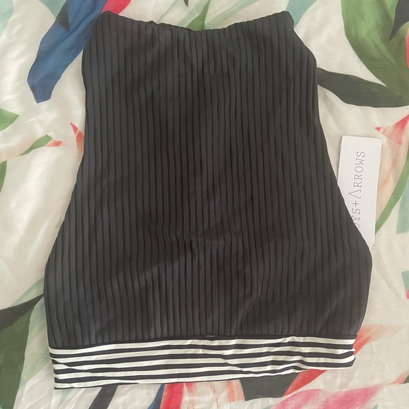 boys + arrows Sup Stevie top - Picture 2 of 7